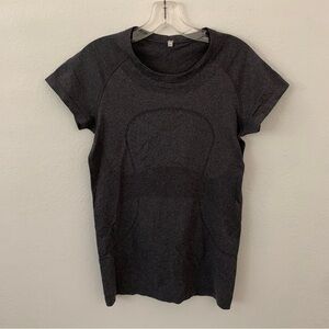gray lululemon tee